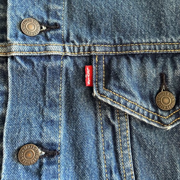 Levi's Vintage Fit Trucker Jacket - Picture 2 of 4